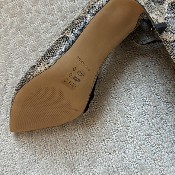 Python Heels from Express - Picture 2 of 3